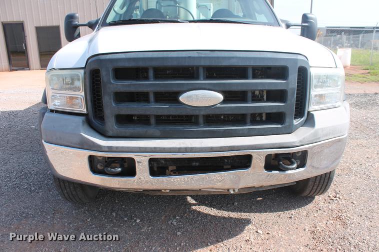 image for item DD4967 2006 Ford F550 Super Duty XL bucket truck