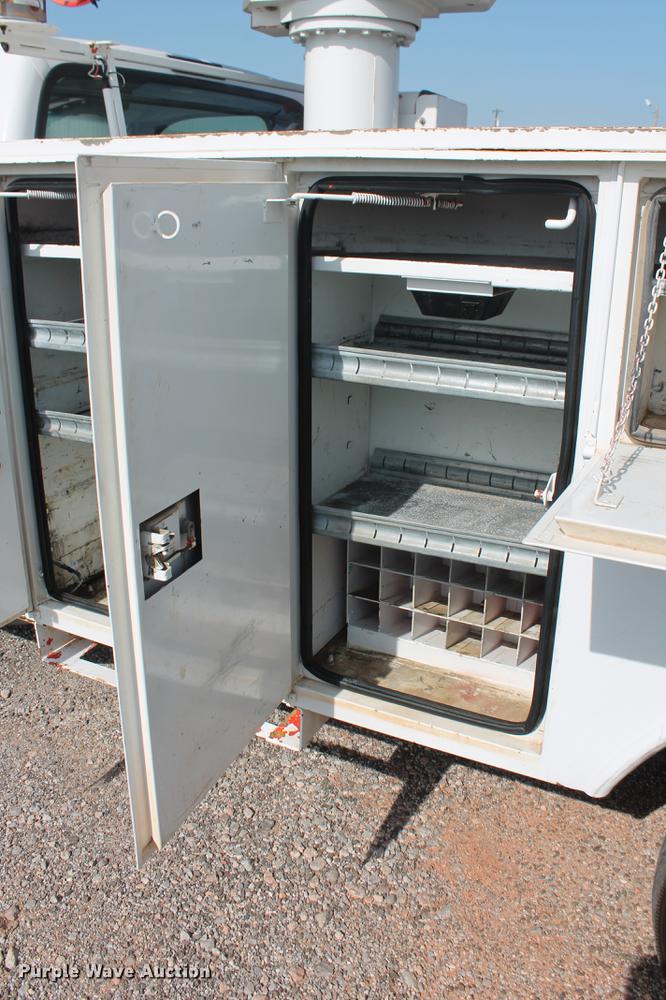 image for item DD4967 2006 Ford F550 Super Duty XL bucket truck