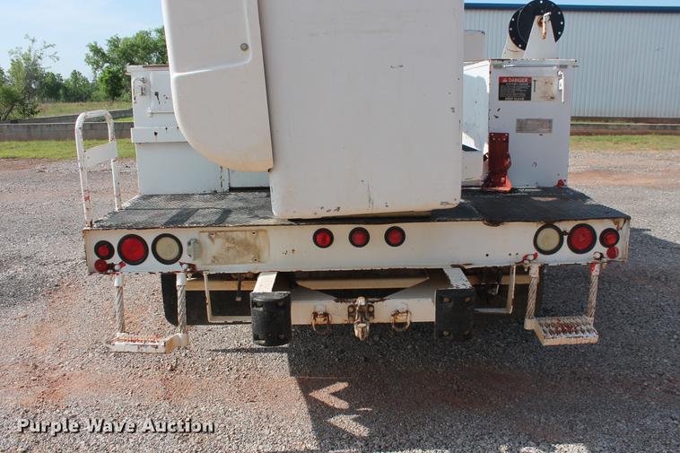 image for item DD4967 2006 Ford F550 Super Duty XL bucket truck