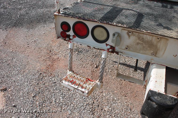 image for item DD4967 2006 Ford F550 Super Duty XL bucket truck