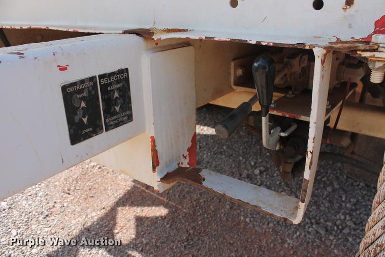 image for item DD4967 2006 Ford F550 Super Duty XL bucket truck