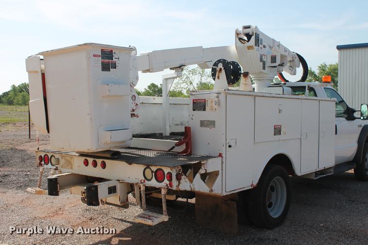 image for item DD4967 2006 Ford F550 Super Duty XL bucket truck