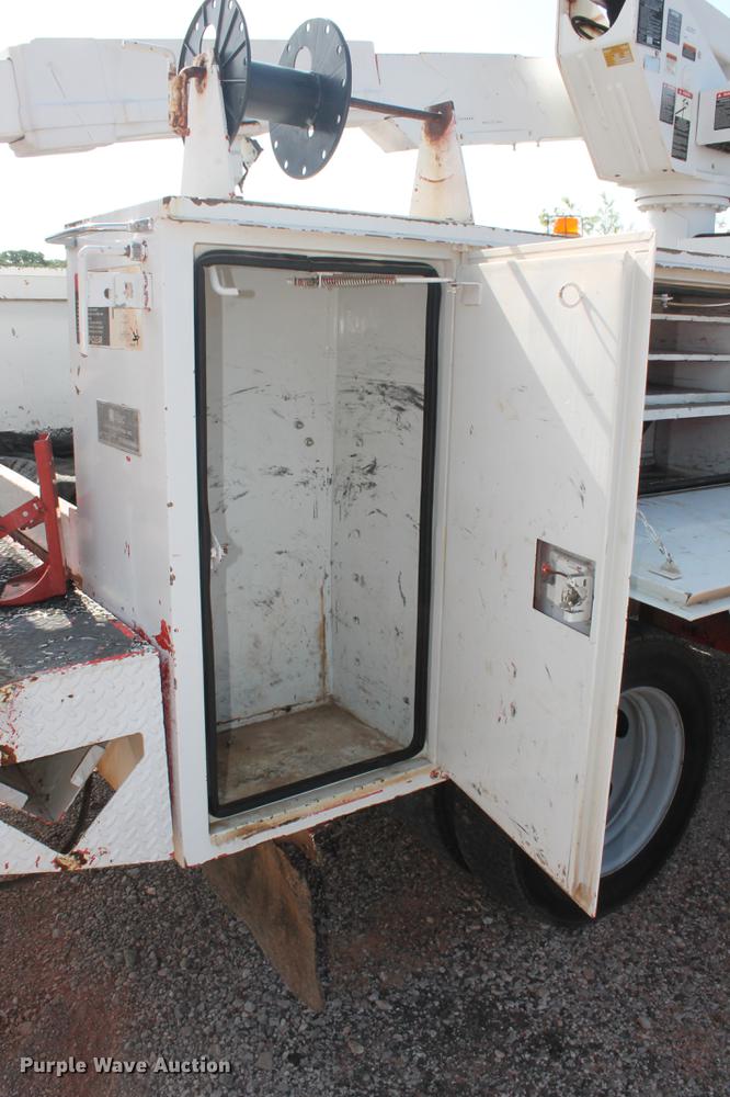 image for item DD4967 2006 Ford F550 Super Duty XL bucket truck