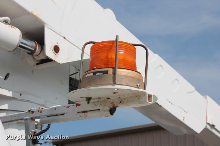 image for item DD4967 2006 Ford F550 Super Duty XL bucket truck