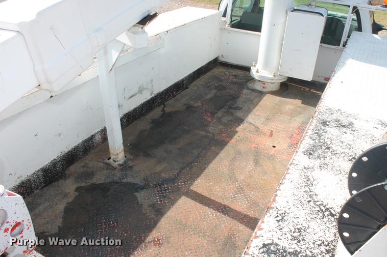 image for item DD4967 2006 Ford F550 Super Duty XL bucket truck