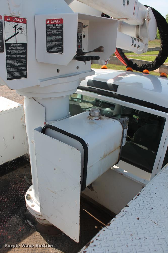 image for item DD4967 2006 Ford F550 Super Duty XL bucket truck