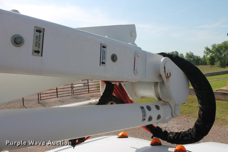 image for item DD4967 2006 Ford F550 Super Duty XL bucket truck