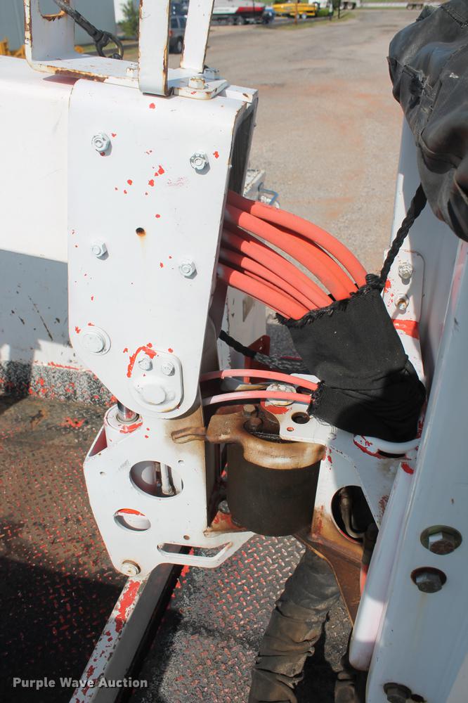 image for item DD4967 2006 Ford F550 Super Duty XL bucket truck