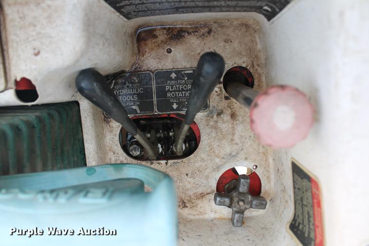 image for item DD4967 2006 Ford F550 Super Duty XL bucket truck