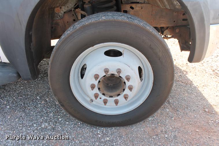 image for item DD4967 2006 Ford F550 Super Duty XL bucket truck