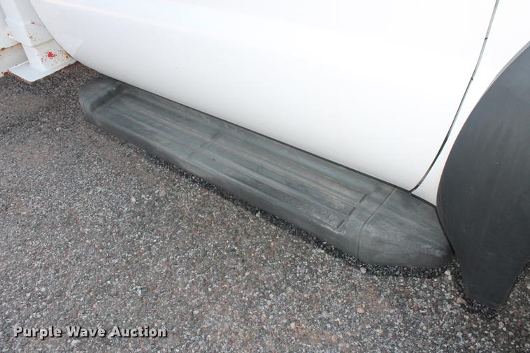 image for item DD4967 2006 Ford F550 Super Duty XL bucket truck