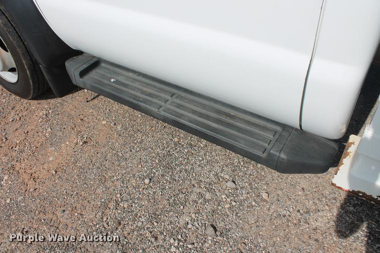 image for item DD4967 2006 Ford F550 Super Duty XL bucket truck