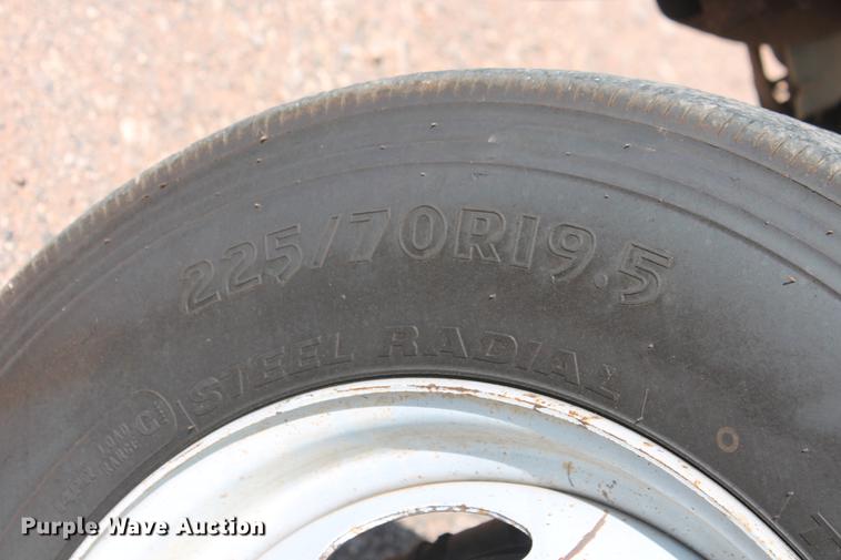 image for item DD4967 2006 Ford F550 Super Duty XL bucket truck