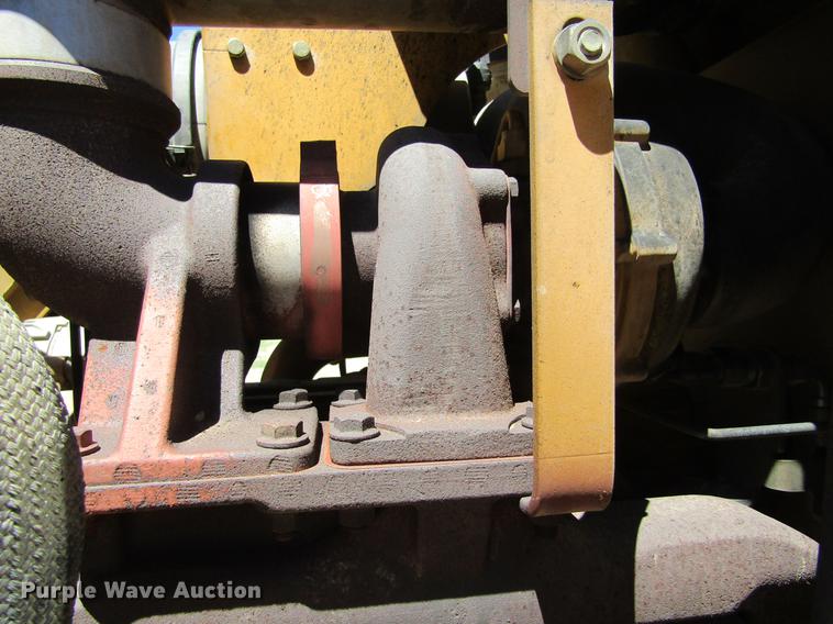 image for item DD5689 2007 John Deere 310SJ backhoe