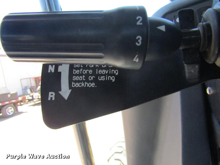 image for item DD5689 2007 John Deere 310SJ backhoe