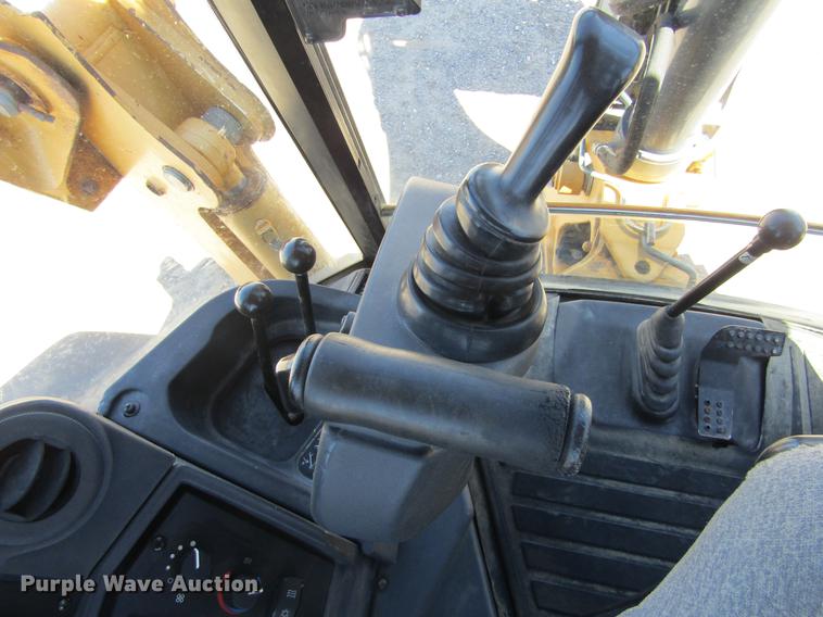 image for item DD5689 2007 John Deere 310SJ backhoe