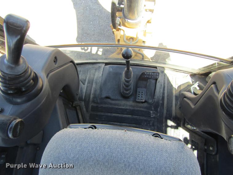 image for item DD5689 2007 John Deere 310SJ backhoe