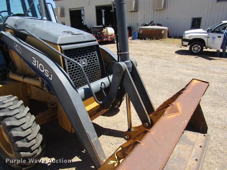 image for item DD5689 2007 John Deere 310SJ backhoe