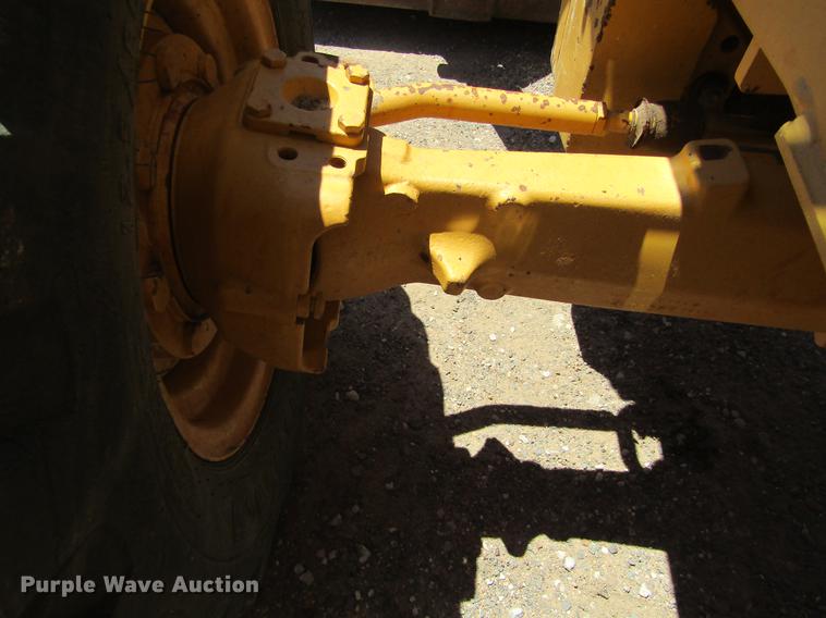 image for item DD5689 2007 John Deere 310SJ backhoe