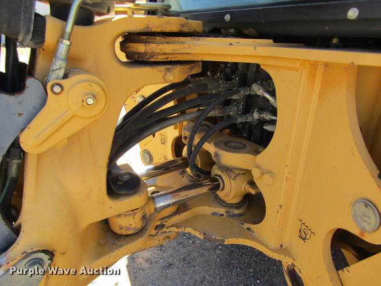 image for item DD5689 2007 John Deere 310SJ backhoe