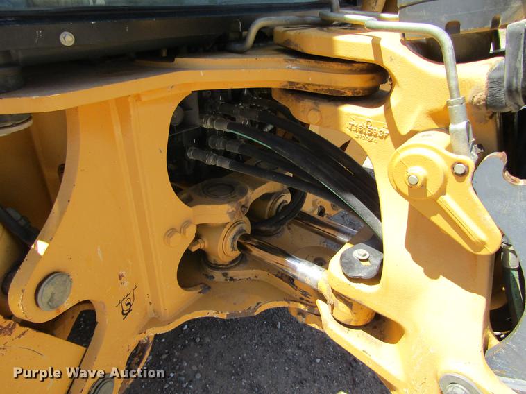 image for item DD5689 2007 John Deere 310SJ backhoe