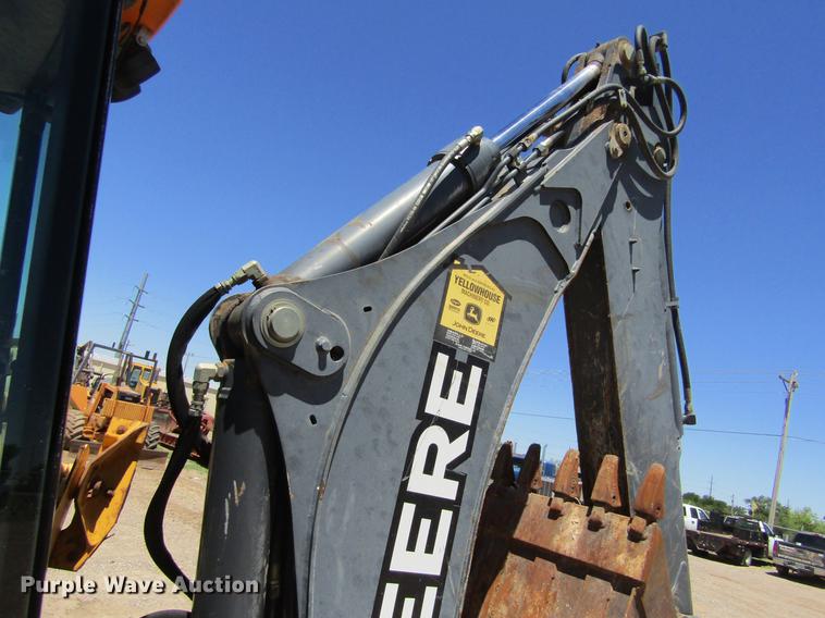 image for item DD5689 2007 John Deere 310SJ backhoe