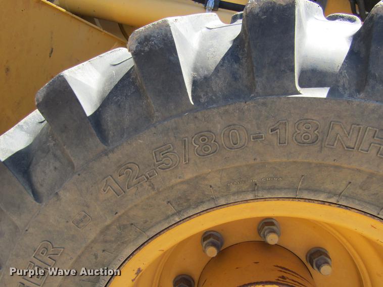 image for item DD5689 2007 John Deere 310SJ backhoe