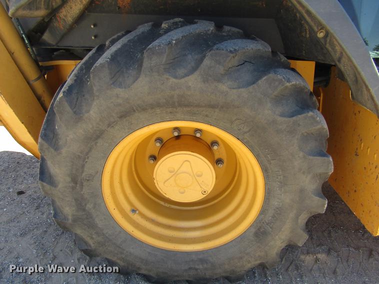 image for item DD5689 2007 John Deere 310SJ backhoe