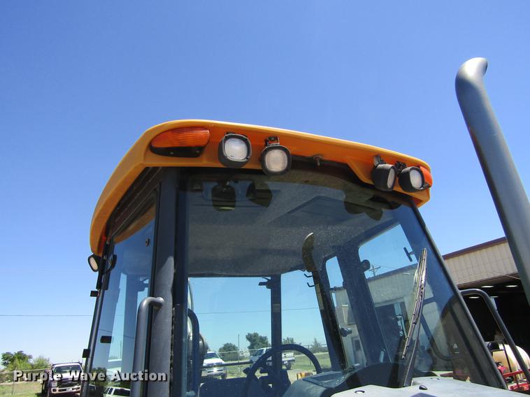 image for item DD5689 2007 John Deere 310SJ backhoe