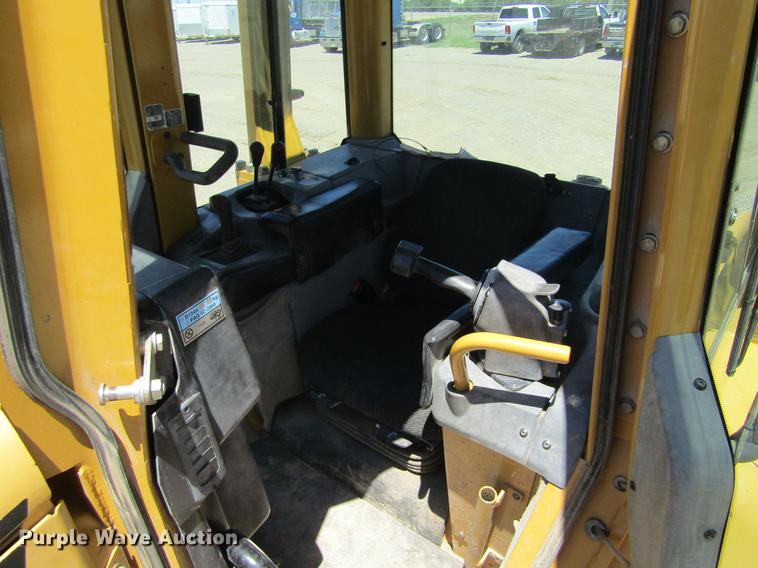 image for item DD5691 2004 Caterpillar D6N XL dozer