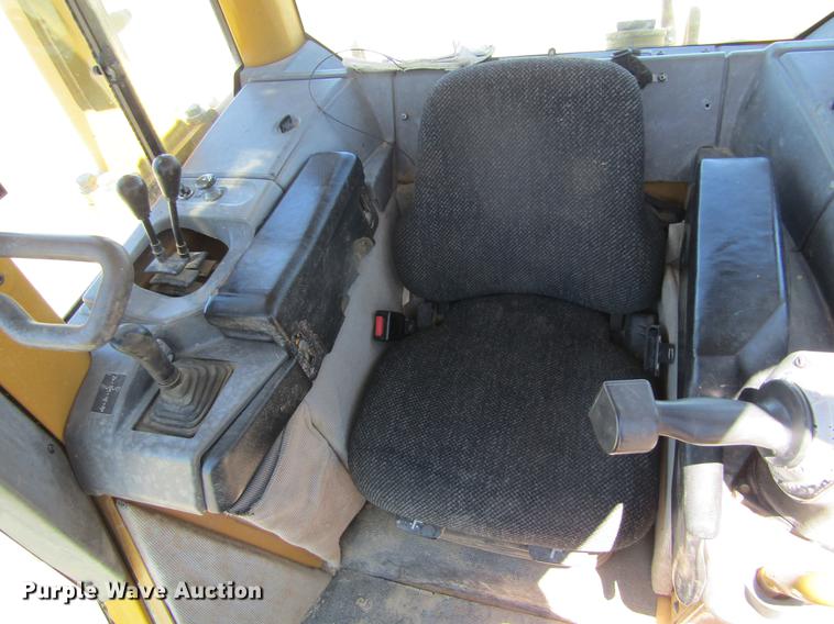 image for item DD5691 2004 Caterpillar D6N XL dozer
