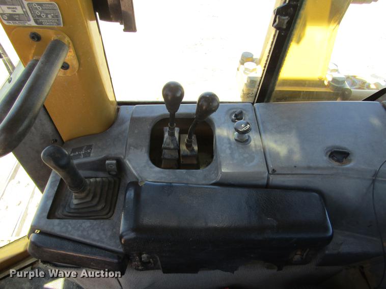 image for item DD5691 2004 Caterpillar D6N XL dozer