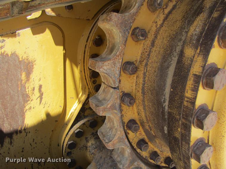 image for item DD5691 2004 Caterpillar D6N XL dozer