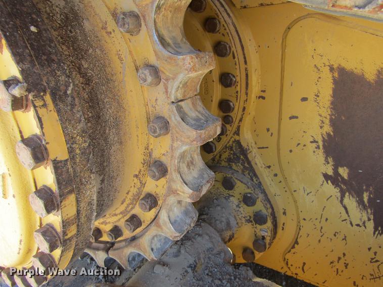 image for item DD5691 2004 Caterpillar D6N XL dozer