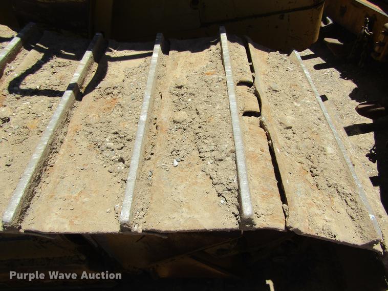 image for item DD5691 2004 Caterpillar D6N XL dozer