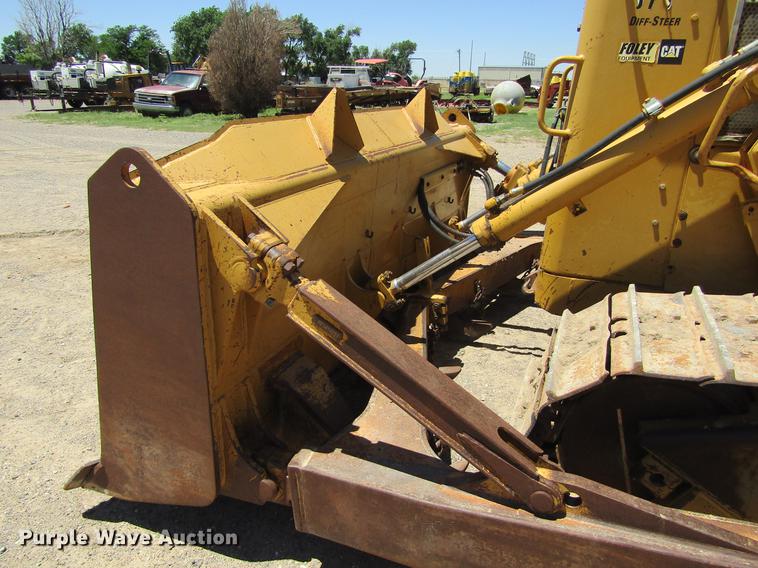 image for item DD5691 2004 Caterpillar D6N XL dozer