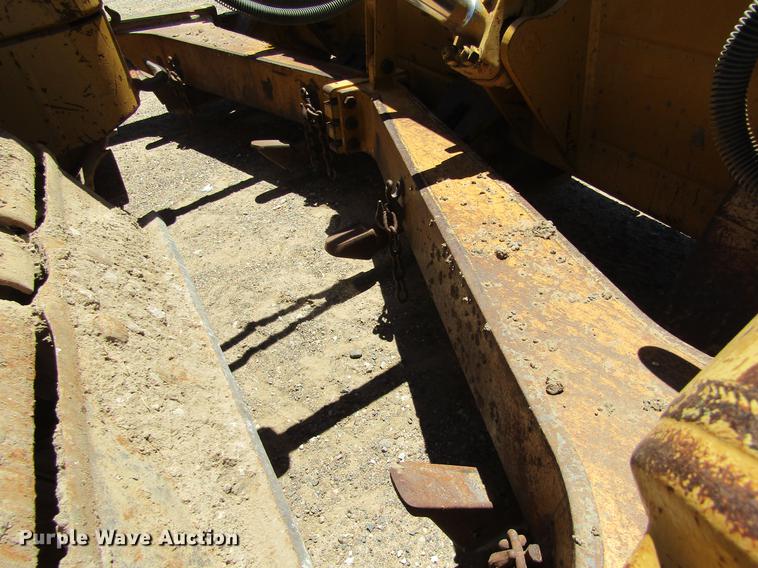 image for item DD5691 2004 Caterpillar D6N XL dozer