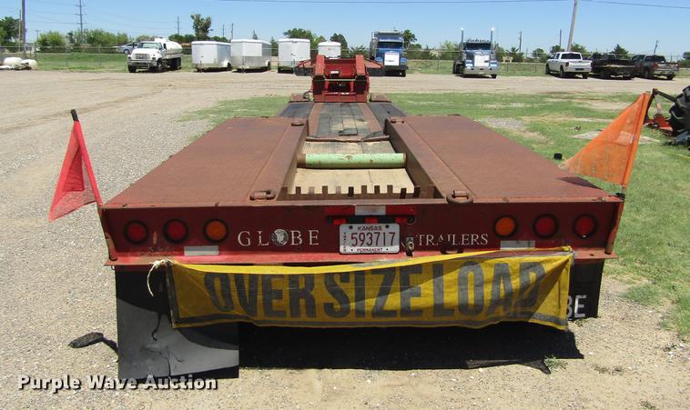 image for item DD5692 2006 Globe low boy equipment trailer