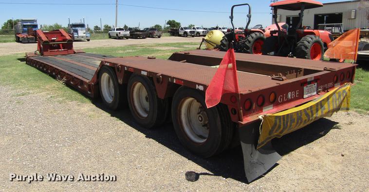 image for item DD5692 2006 Globe low boy equipment trailer