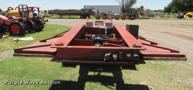 image for item DD5692 2006 Globe low boy equipment trailer
