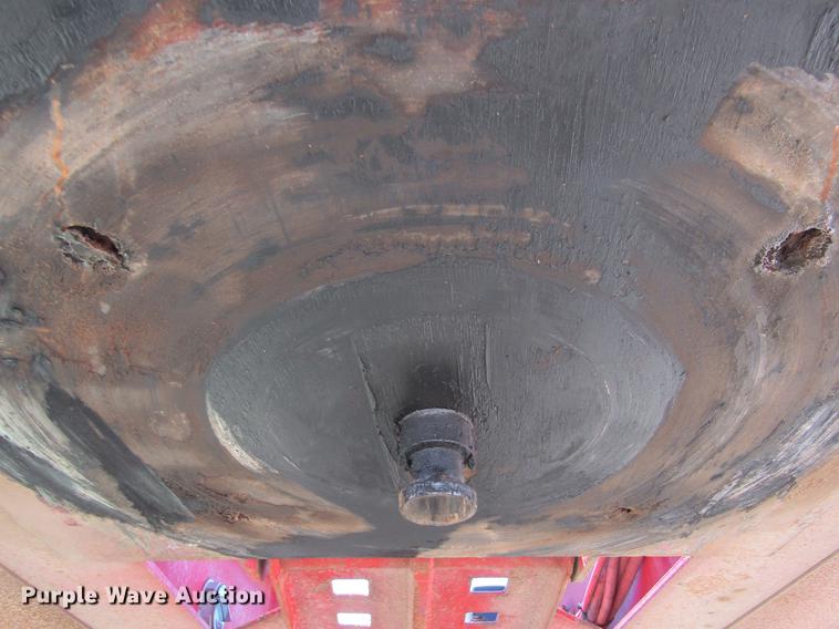 image for item DD5692 2006 Globe low boy equipment trailer