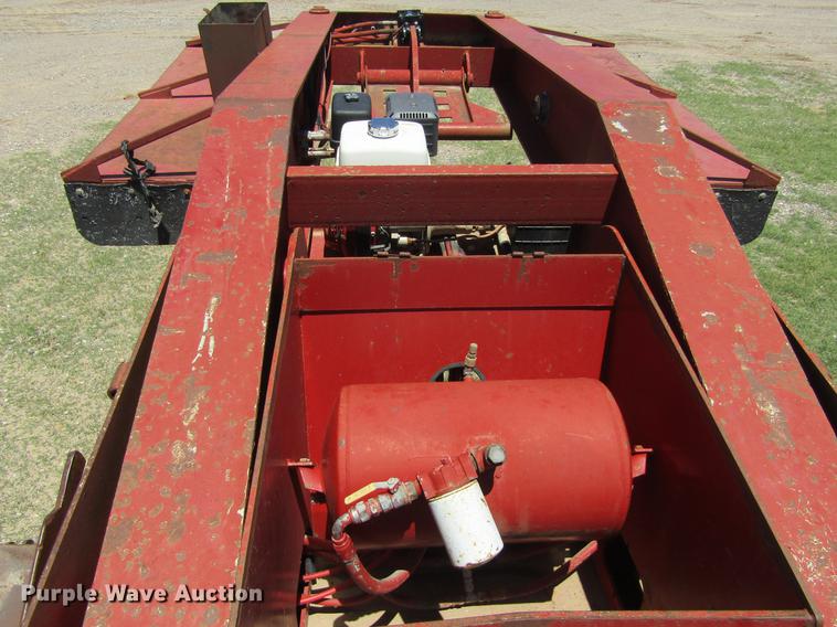 image for item DD5692 2006 Globe low boy equipment trailer