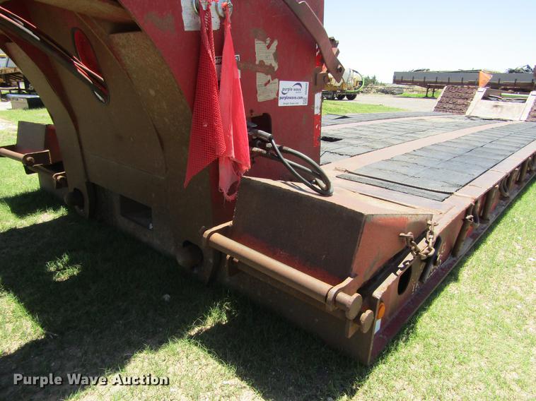 image for item DD5692 2006 Globe low boy equipment trailer