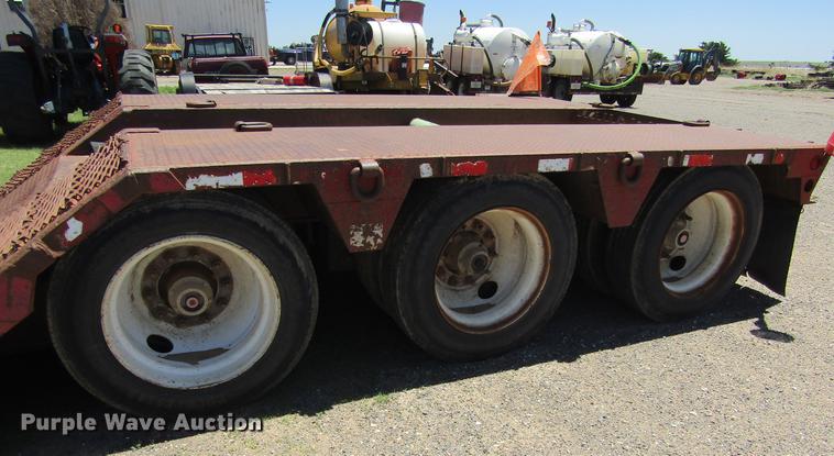 image for item DD5692 2006 Globe low boy equipment trailer
