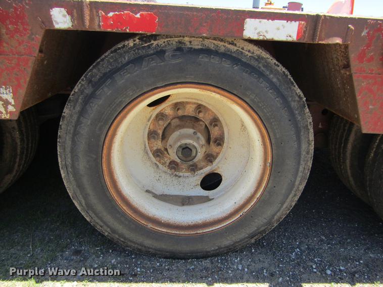 image for item DD5692 2006 Globe low boy equipment trailer