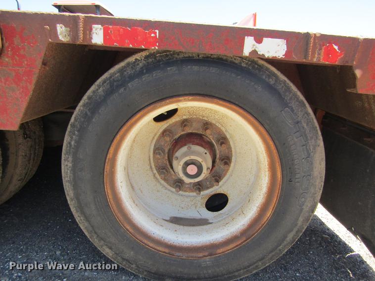 image for item DD5692 2006 Globe low boy equipment trailer