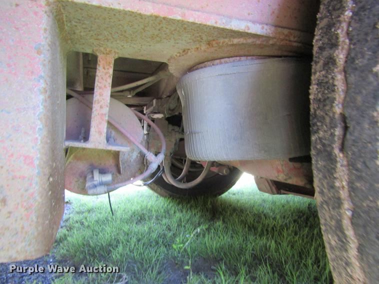 image for item DD5692 2006 Globe low boy equipment trailer