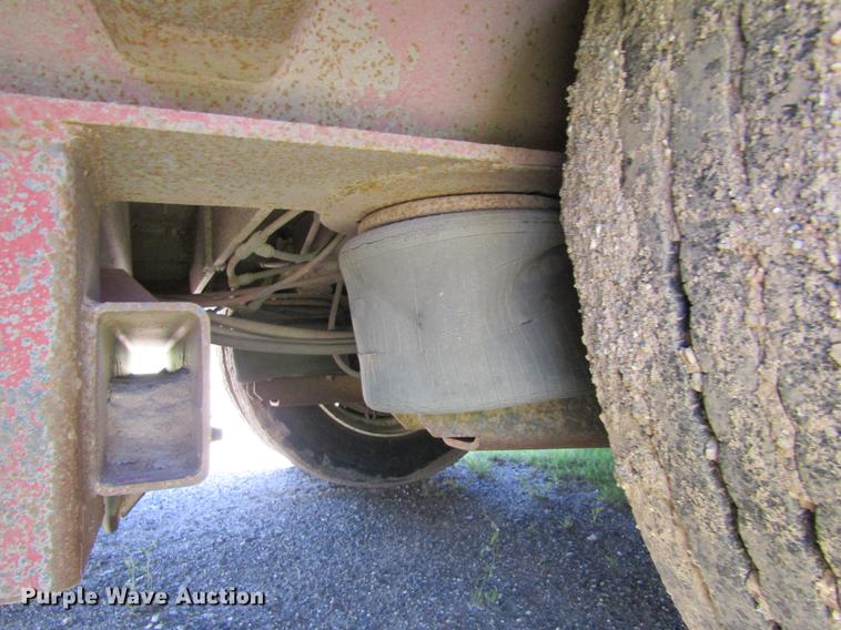 image for item DD5692 2006 Globe low boy equipment trailer