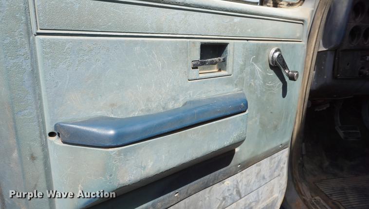 image for item DD7675 1983 GMC TopKick 7000 dump flatbed truck