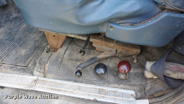 image for item DD7675 1983 GMC TopKick 7000 dump flatbed truck